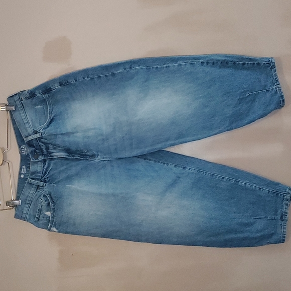 a.n.a Highest-Rise Ballon Jeans - Picture 6 of 8